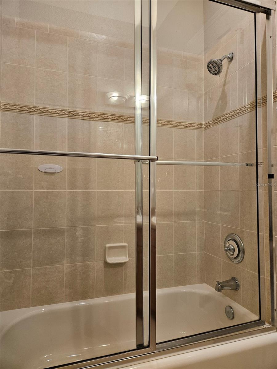 EDISON PARK - Residential Lease