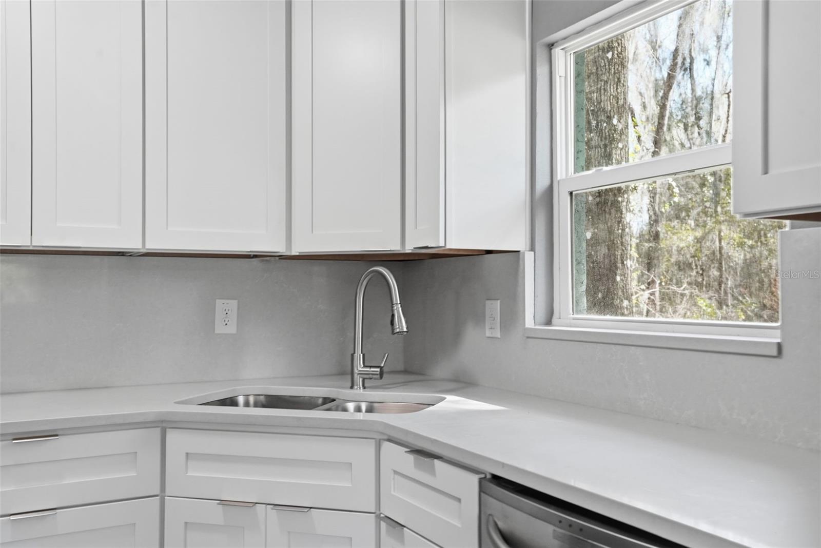 ACERAGE - Residential