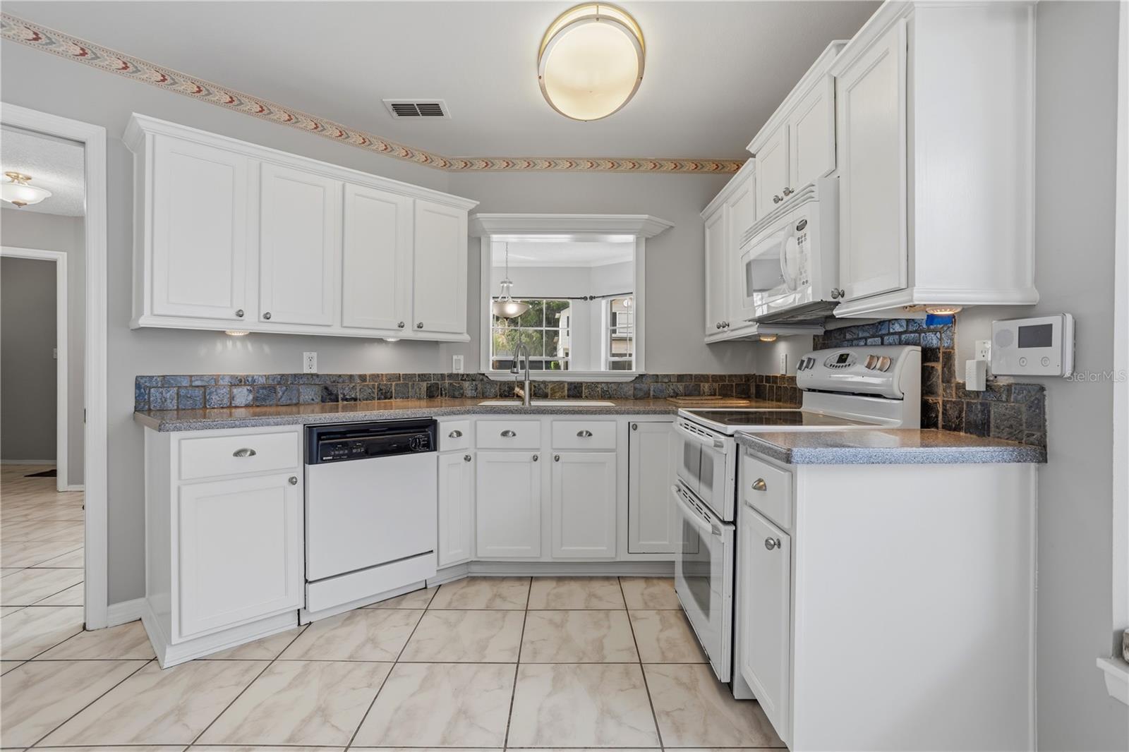 LAKEVIEW VILLAGE - Residential