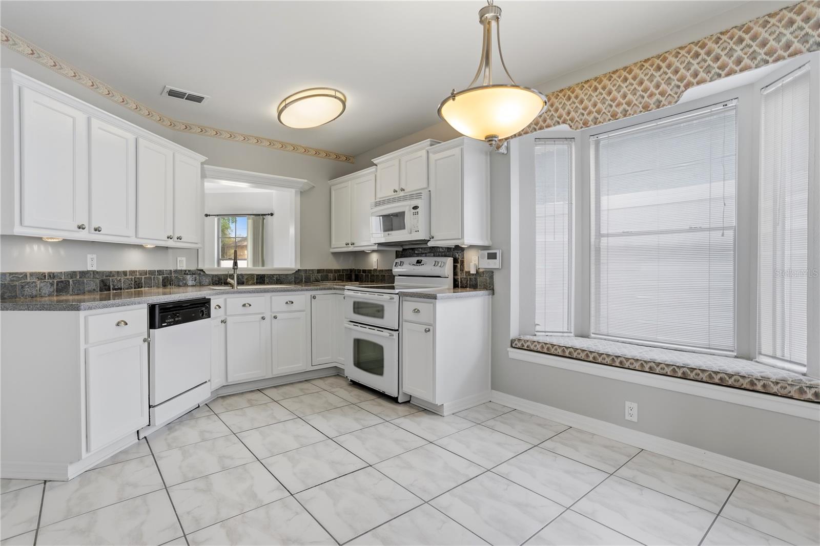 LAKEVIEW VILLAGE - Residential