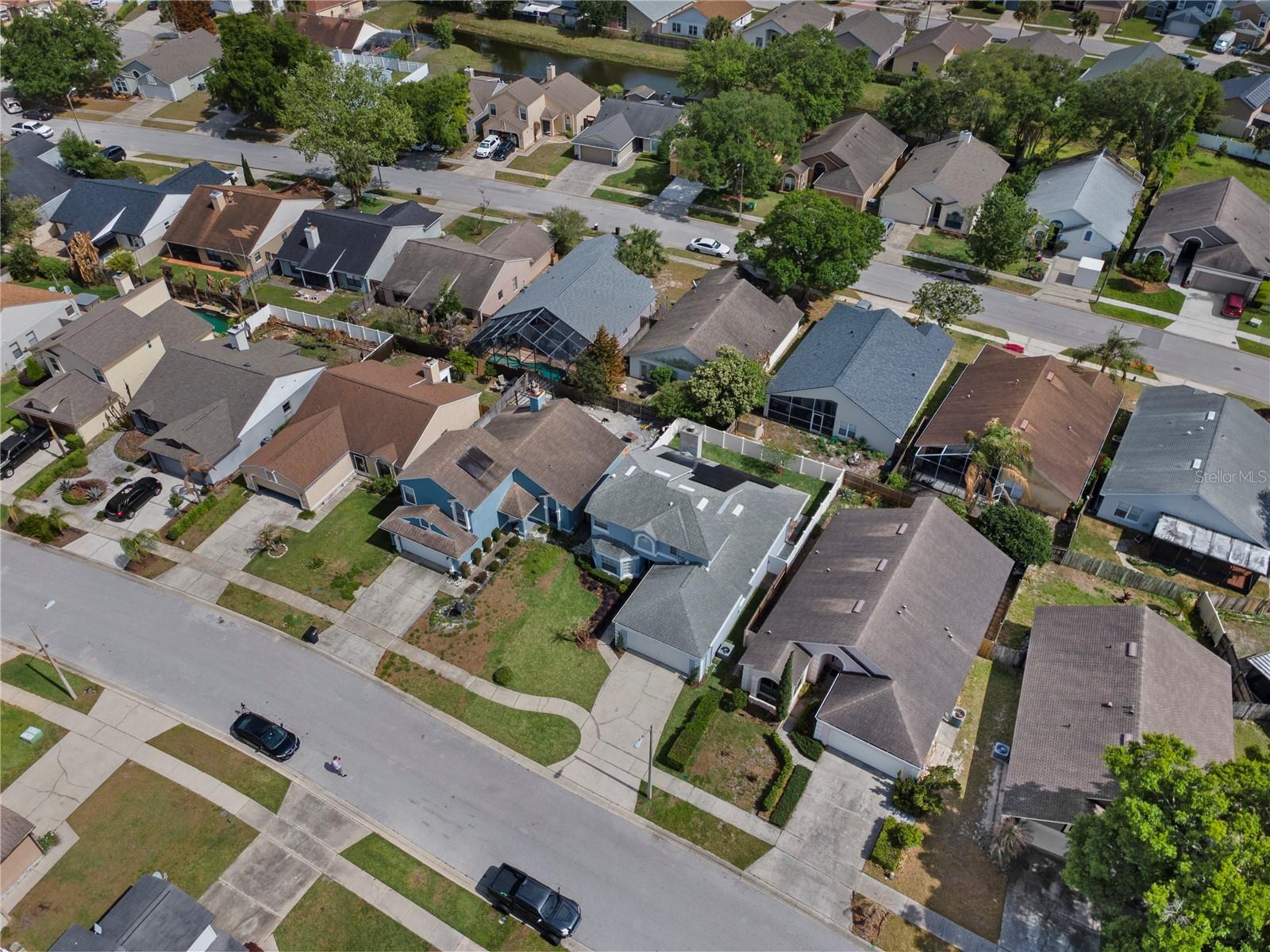 353 LAKEBREEZE CIRCLE