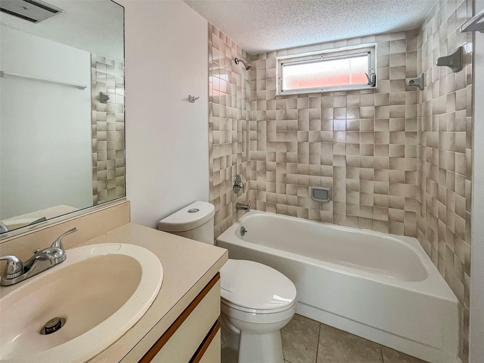 SUNILAND - Residential Lease