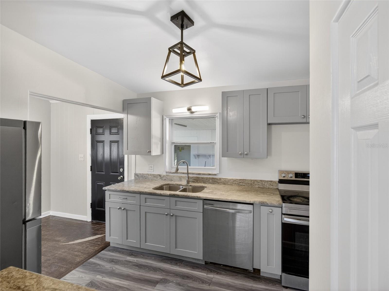 PINE HILLS PARK SUB - Residential