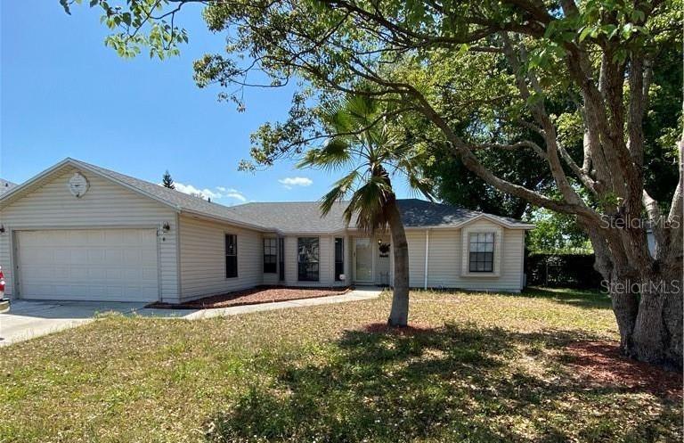 MOVE IN SPECIAL!!! $300 RENT CREDIT WILL BE GIVEN to qualified applicants!!!! - Terms and conditions will apply.
This cozy 3 Bedroom 2 Bath pool home is centrally located. Tile throughout the whole home that has been freshly painted. Large living space, with french doors off the bonus room area leading to the large pool and back yard. Open plan layout with split bedrooms.The master bedroom is to the left with a large master closet and bathroom. The other 2 bedrooms are to the right which share a bathroom. Very bright and airy with a nice size dining and living room area. Rental price includes weekly pool care. Schedule your showing now to make this lovely home your own.