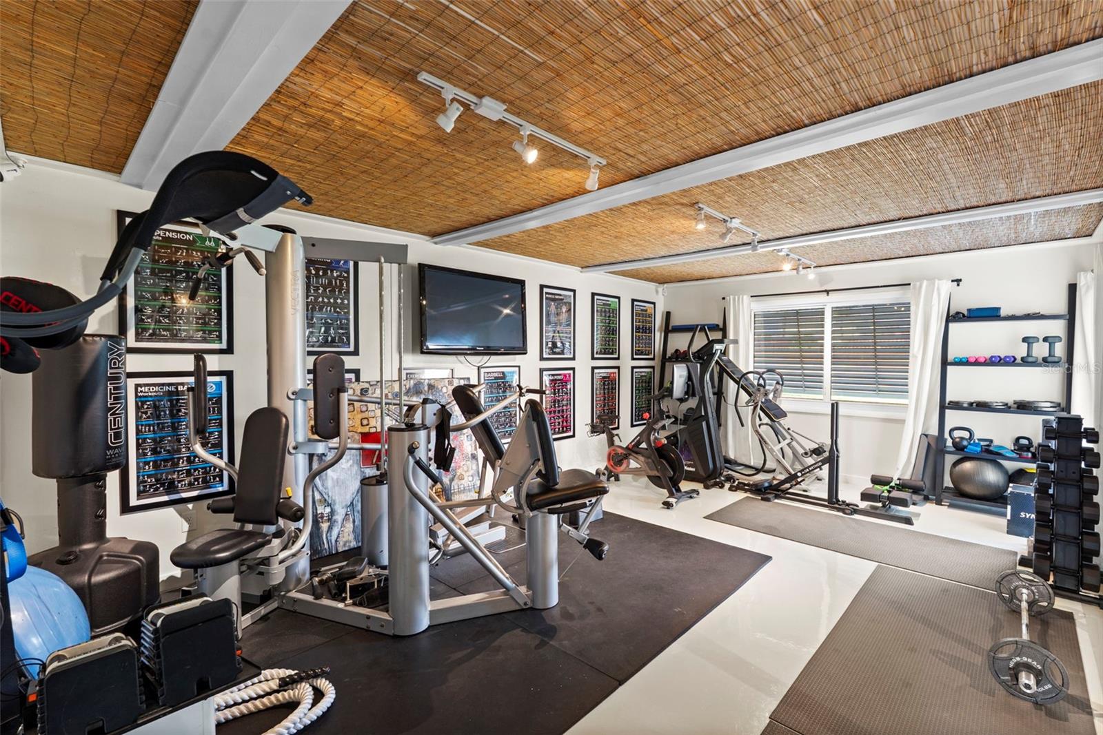 DUNEDIN CAUSEWAY CENTER - Residential