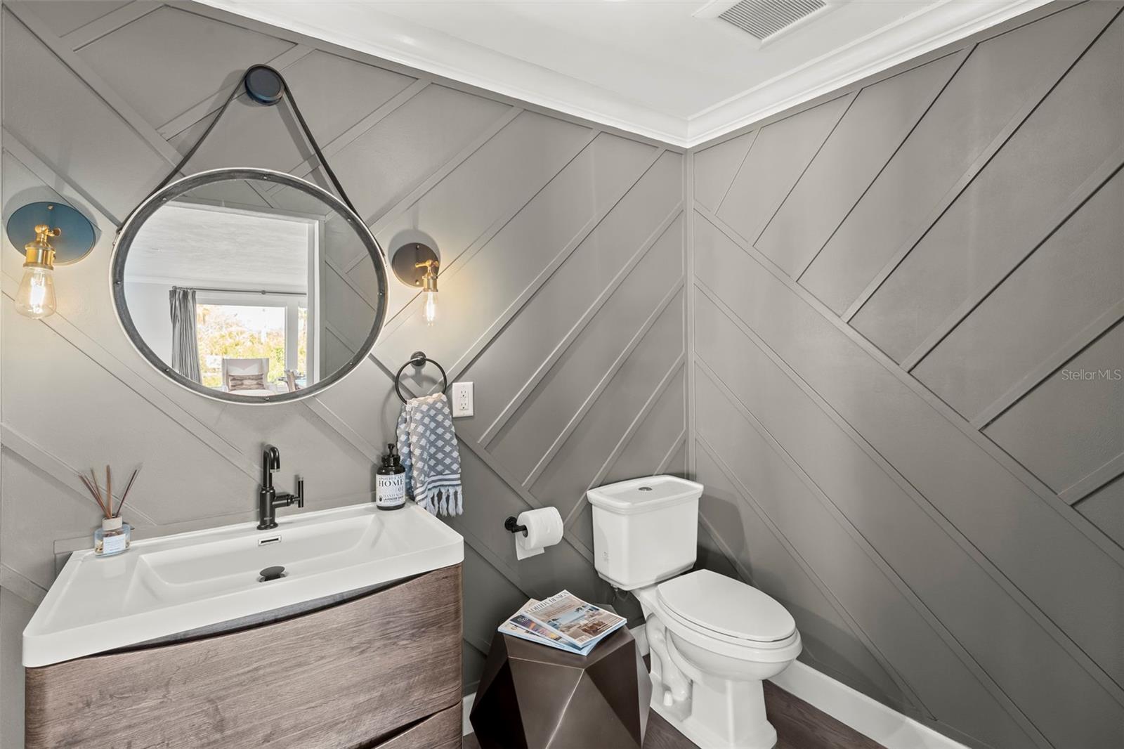 DUNEDIN CAUSEWAY CENTER - Residential