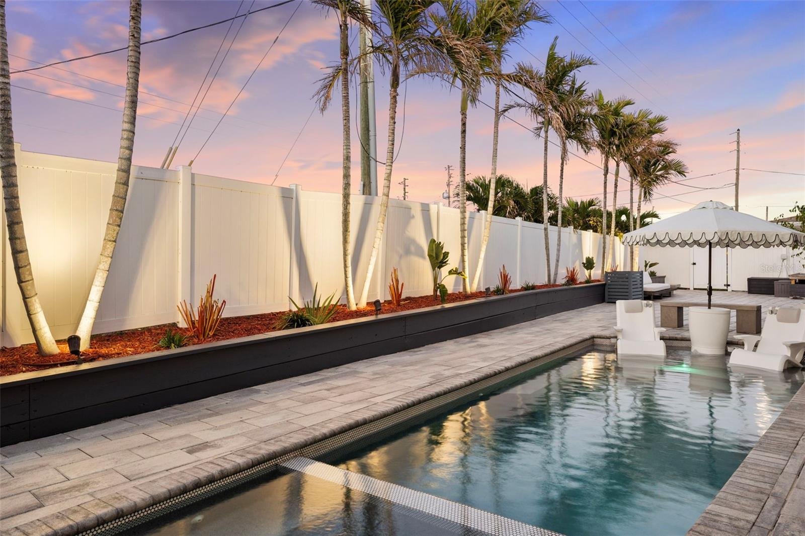 DUNEDIN CAUSEWAY CENTER - Residential