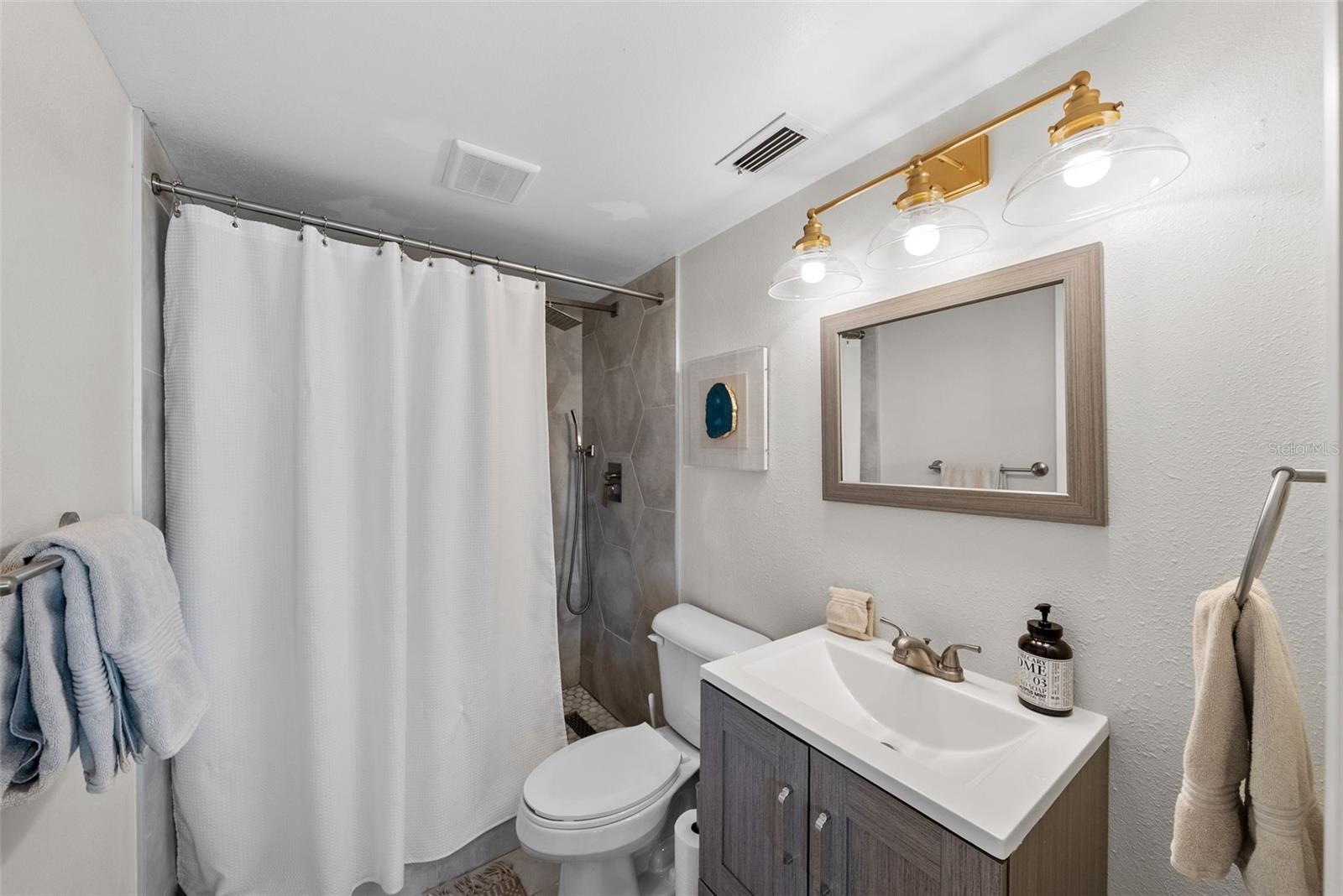 DUNEDIN CAUSEWAY CENTER - Residential