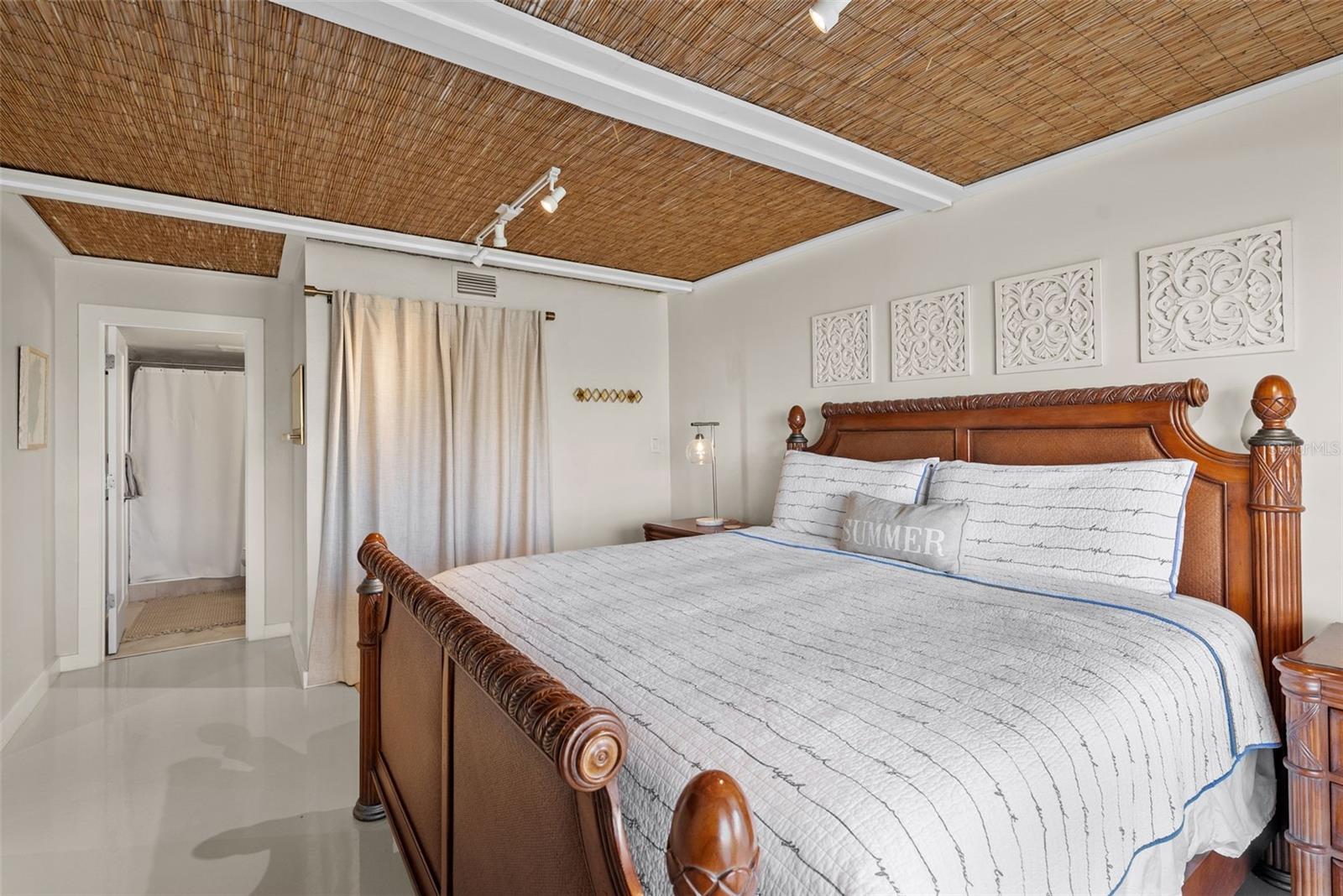 DUNEDIN CAUSEWAY CENTER - Residential