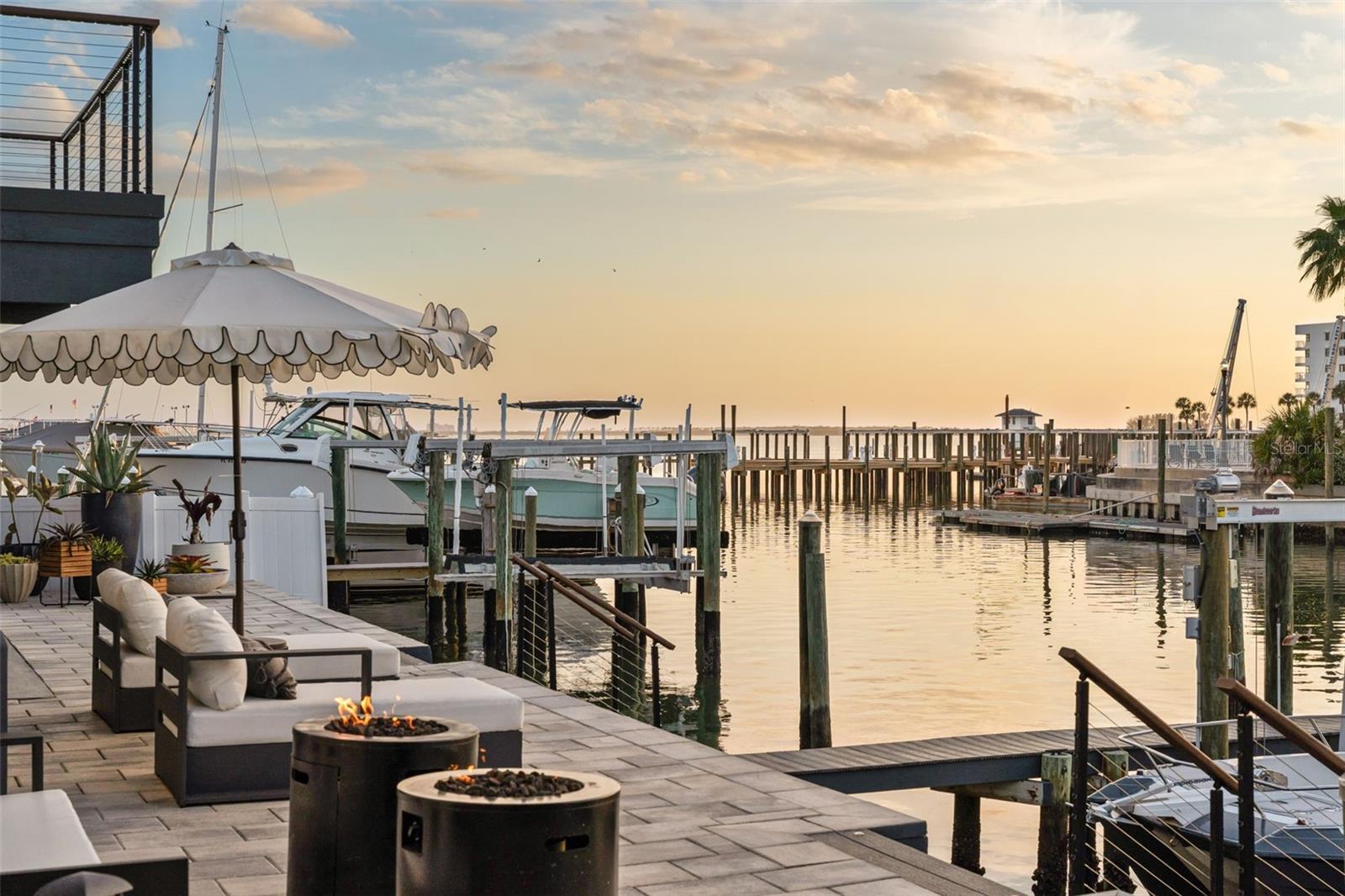 DUNEDIN CAUSEWAY CENTER - Residential