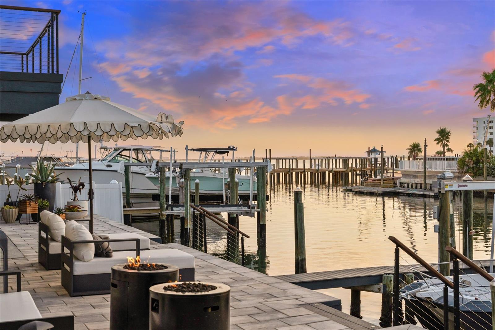 DUNEDIN CAUSEWAY CENTER - Residential