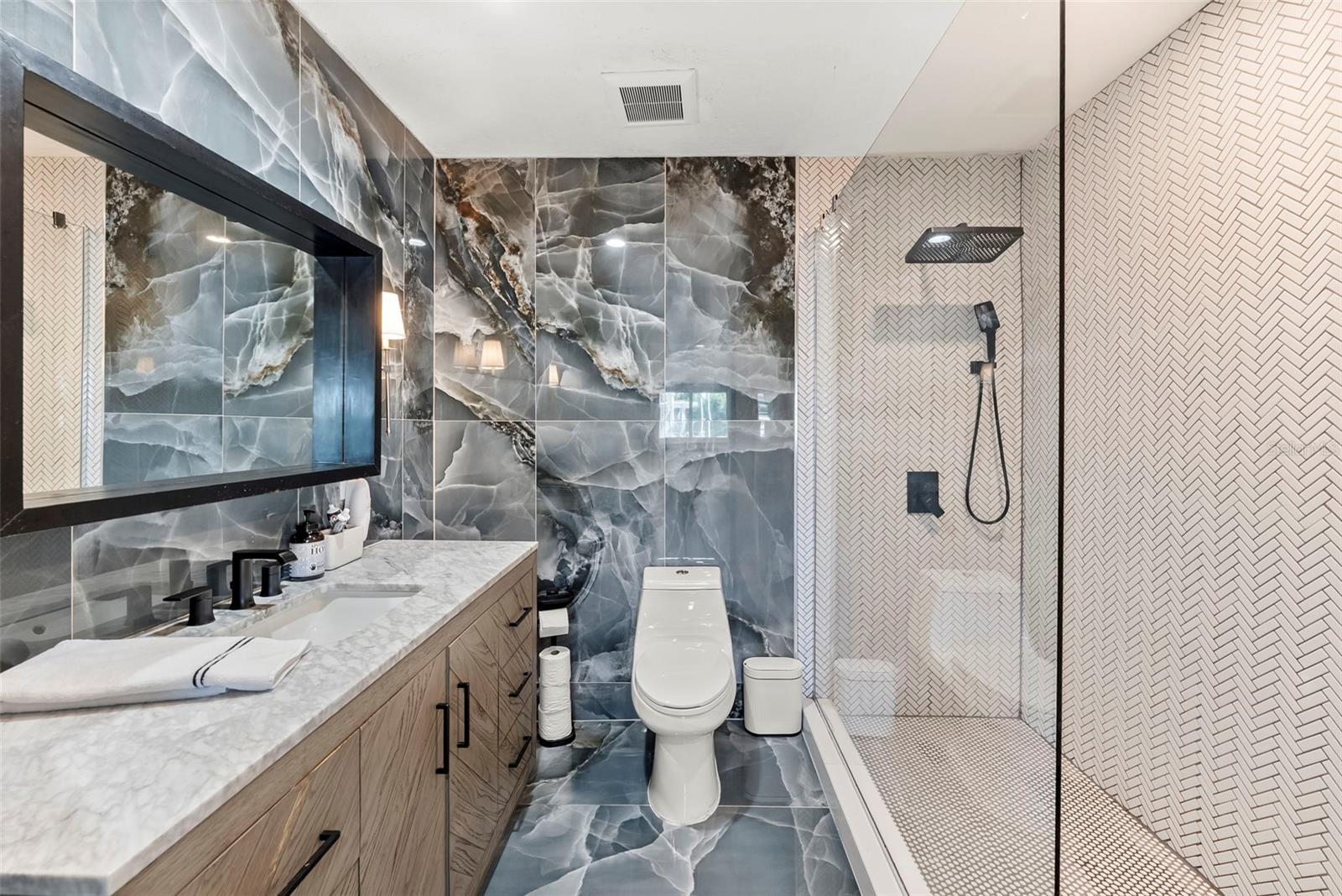 DUNEDIN CAUSEWAY CENTER - Residential