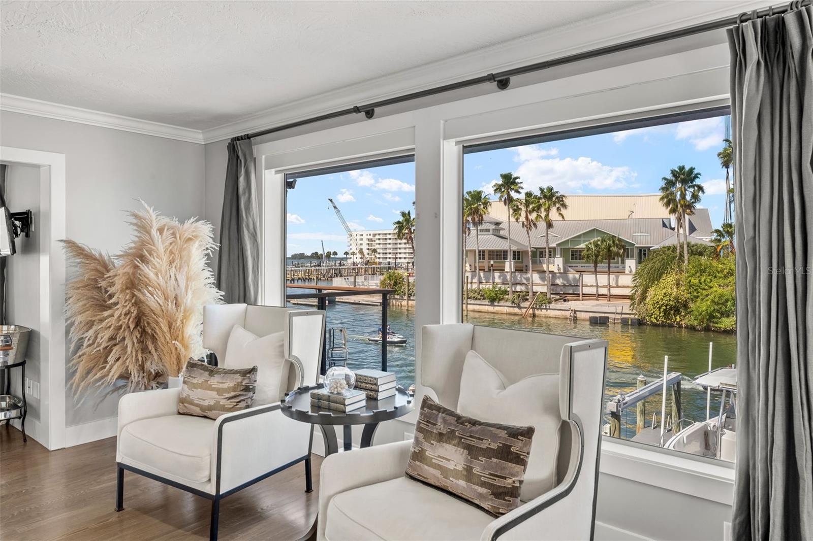 DUNEDIN CAUSEWAY CENTER - Residential