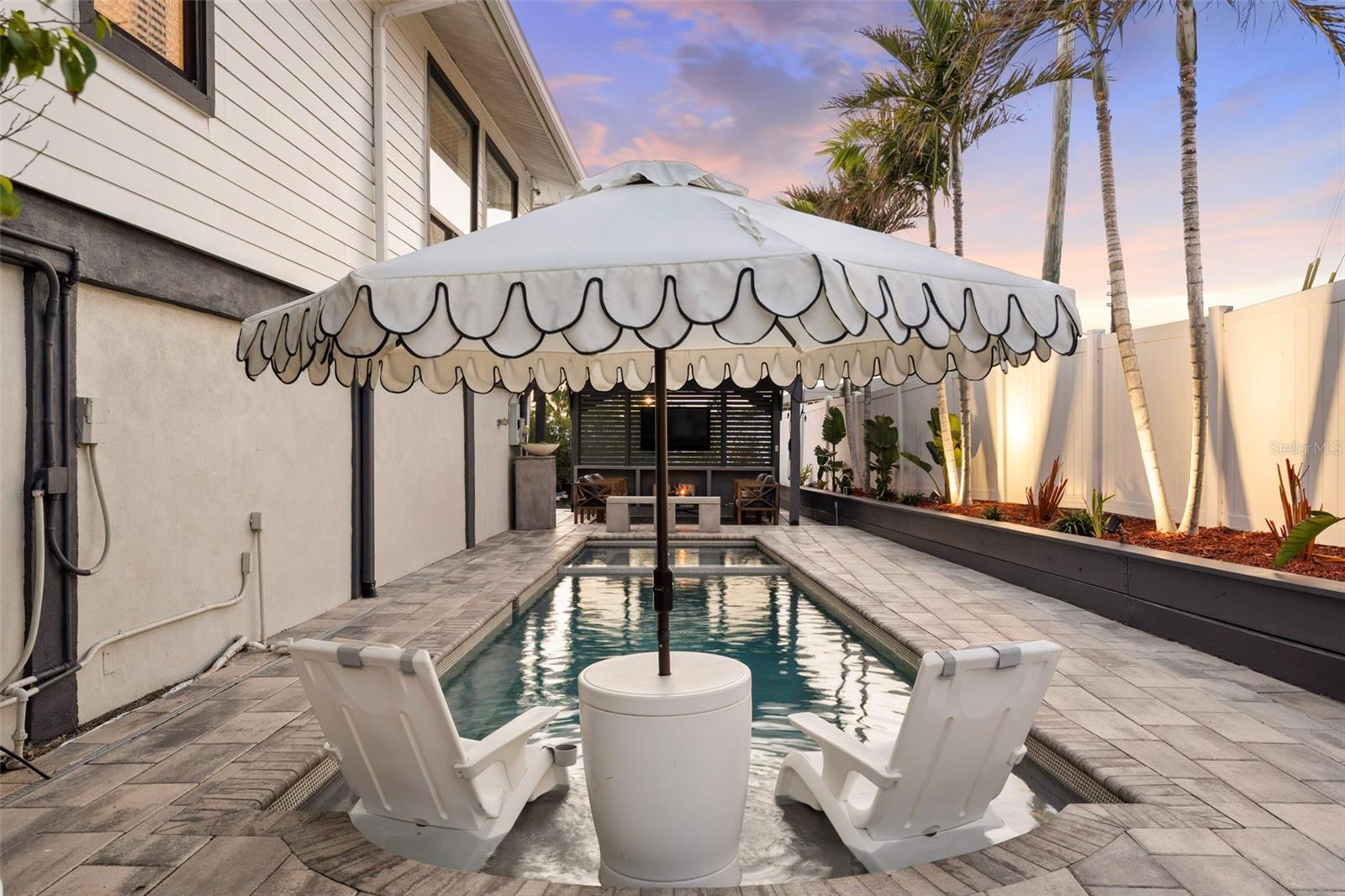 DUNEDIN CAUSEWAY CENTER - Residential