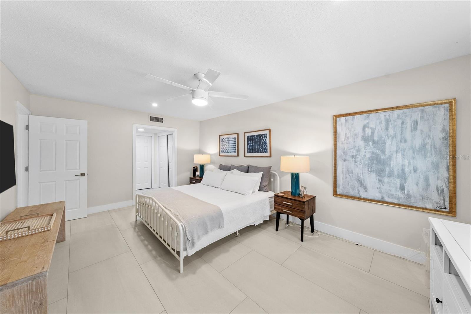 DUNEDIN CAUSEWAY CENTER - Residential