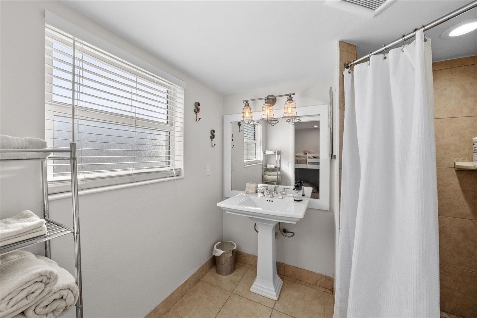 DUNEDIN CAUSEWAY CENTER - Residential