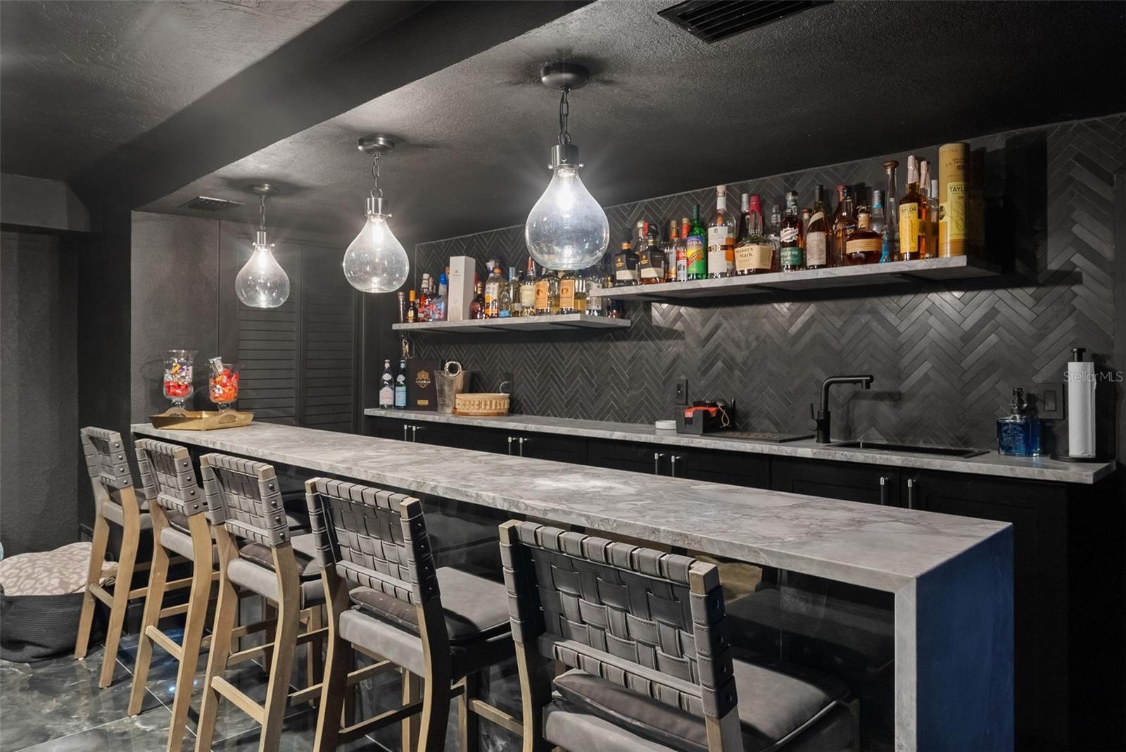 DUNEDIN CAUSEWAY CENTER - Residential