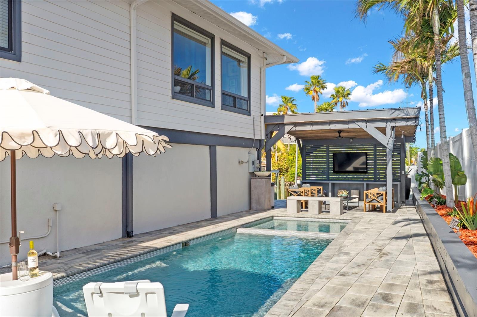 DUNEDIN CAUSEWAY CENTER - Residential