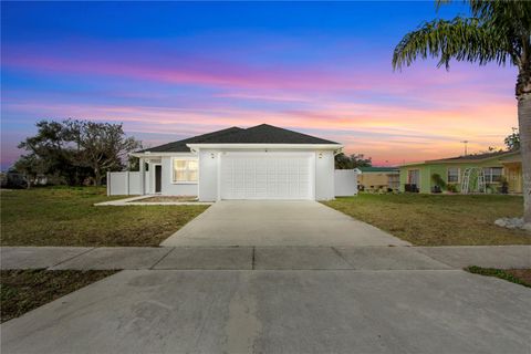 Photo of 142 Pineview Drive, Oviedo, FL 32765 (MLS # O6373573)
