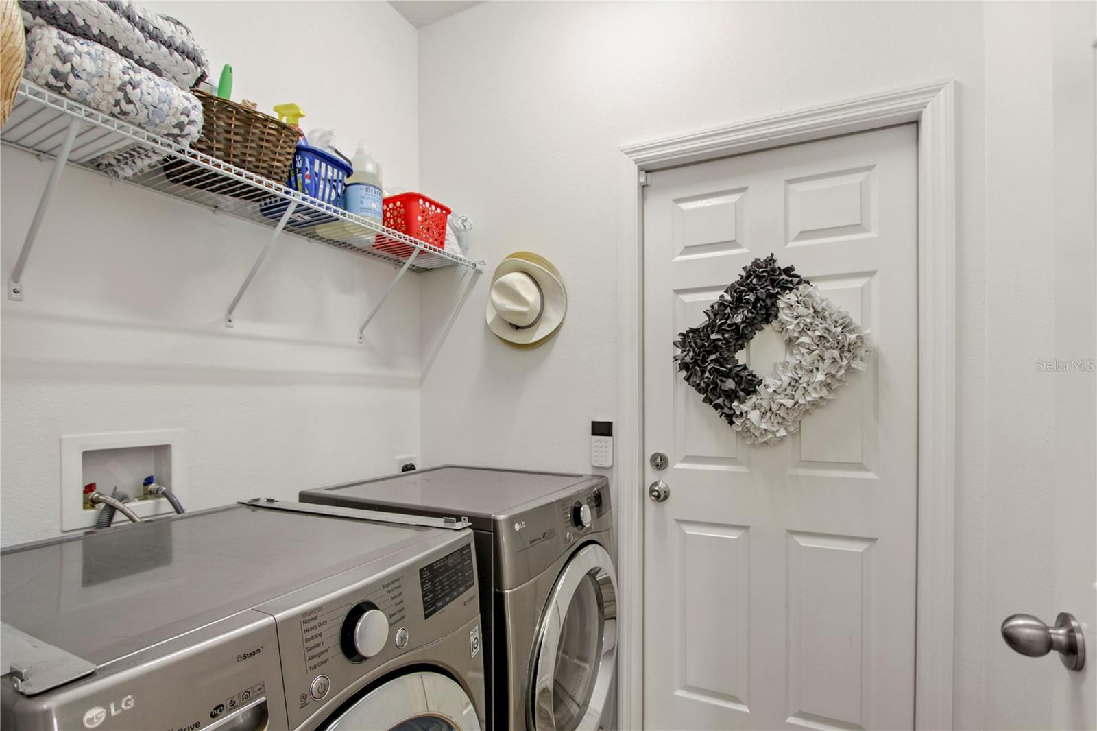 LONE PINES - Residential