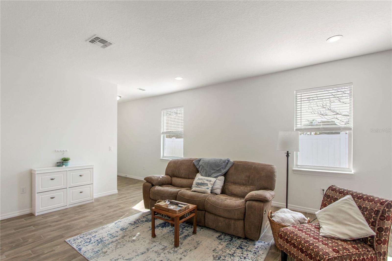 LONE PINES - Residential