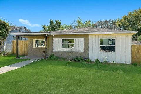 Photo of 1221 E Emma Street, Tampa, FL 33603 (MLS # TB8443586)