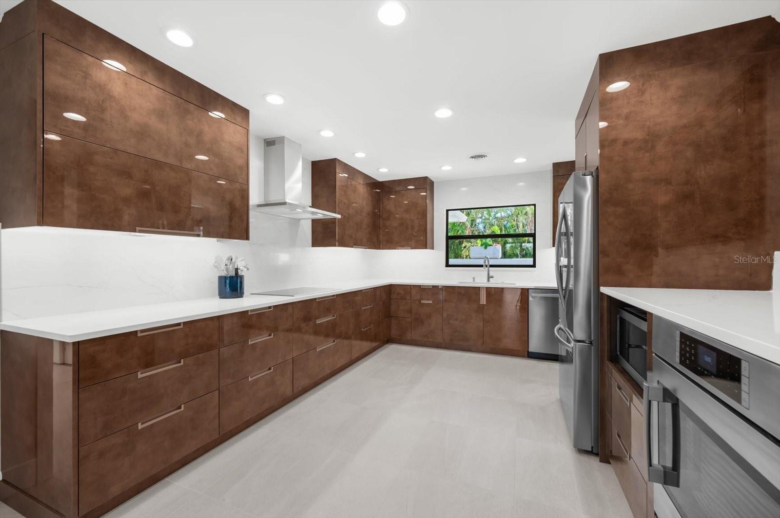 BAY PALMS - Residential