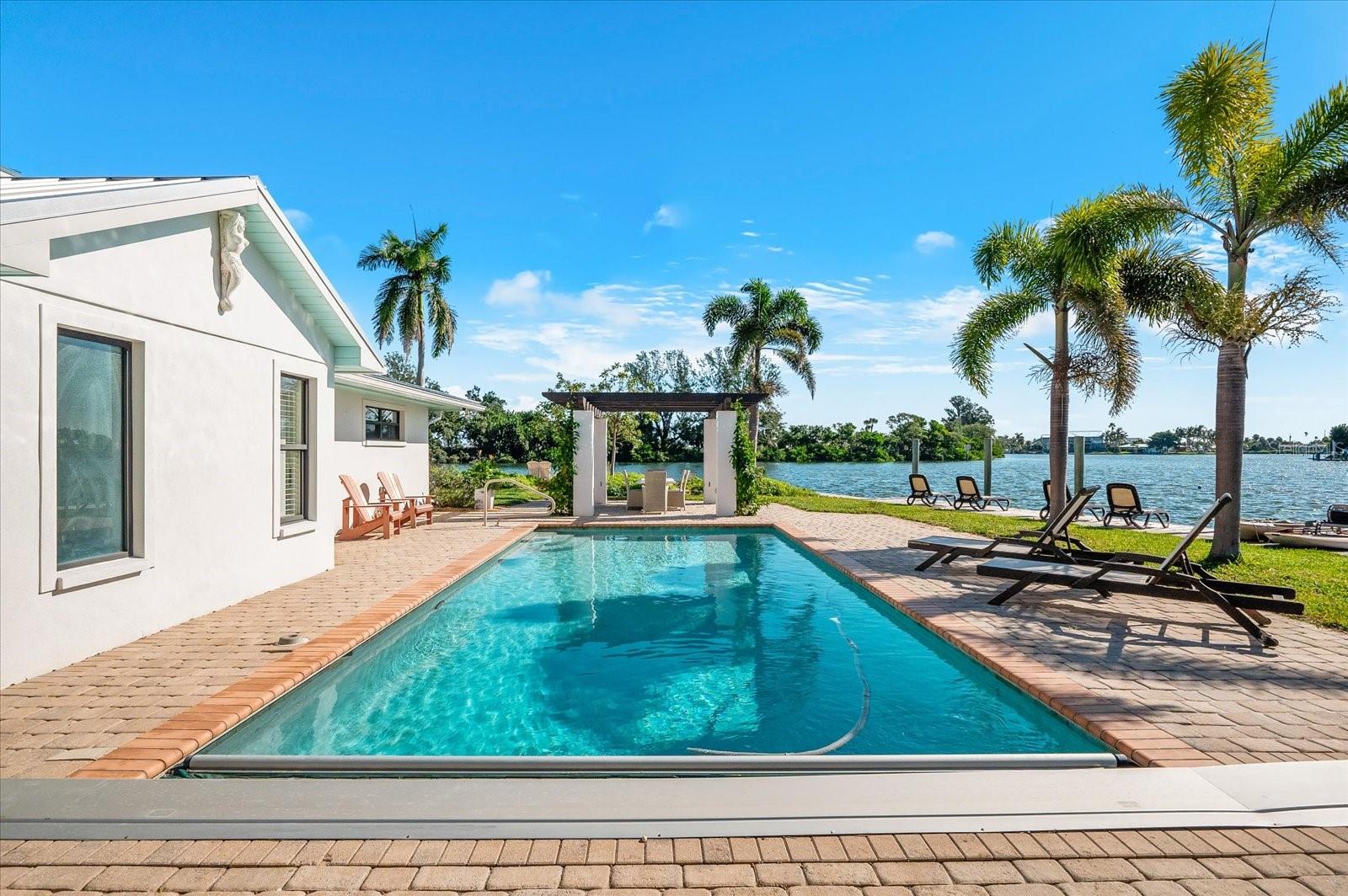 BAY PALMS - Residential