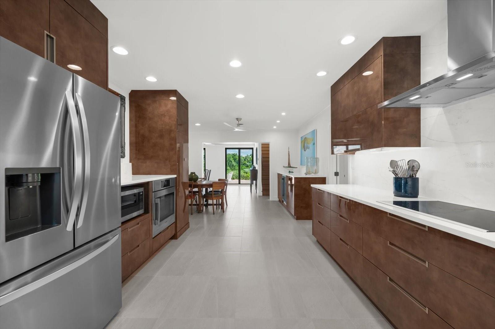 BAY PALMS - Residential