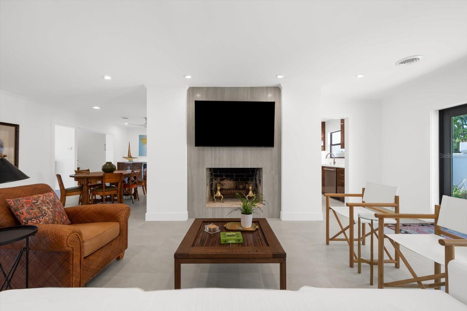 BAY PALMS - Residential