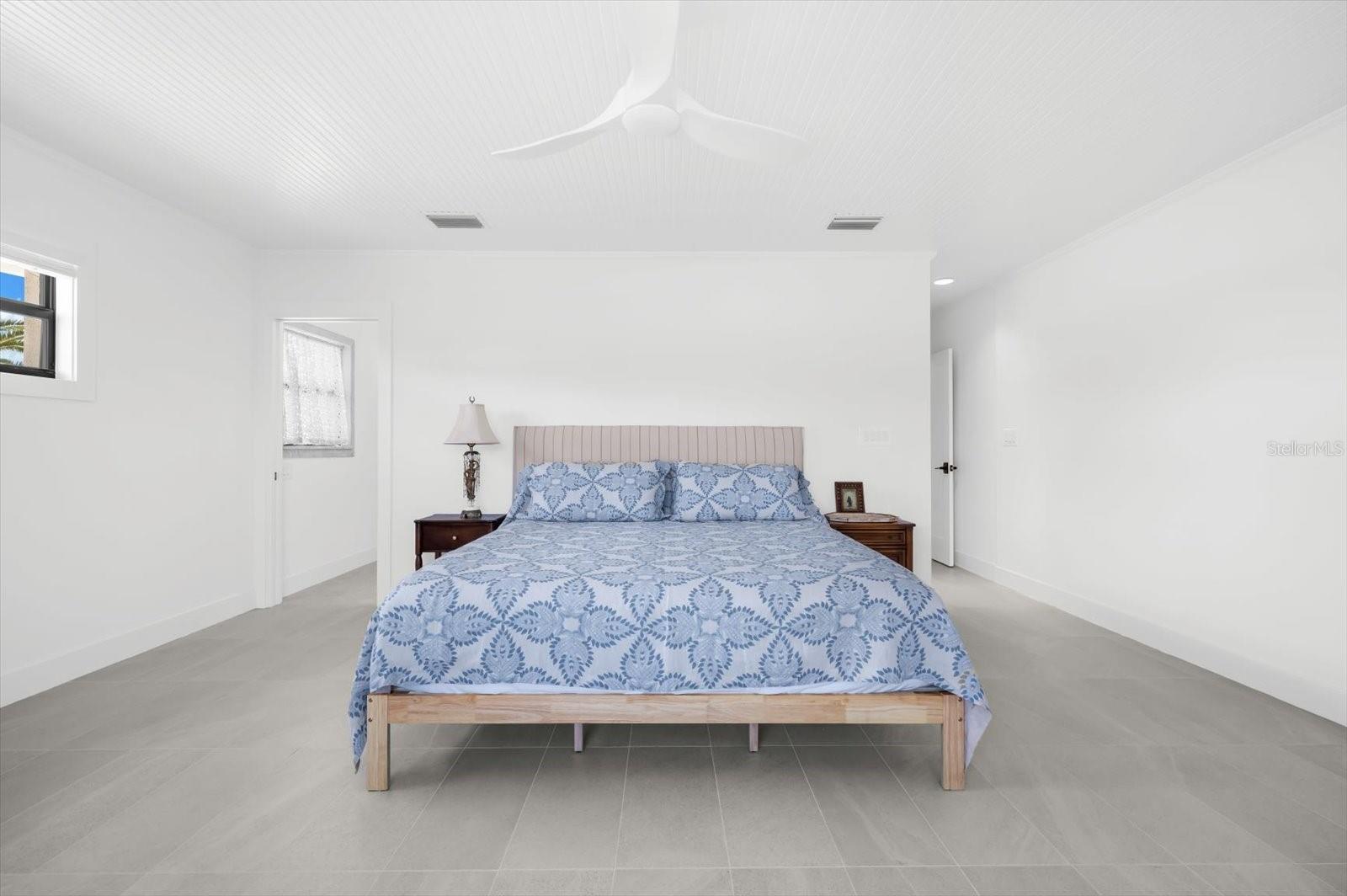 BAY PALMS - Residential