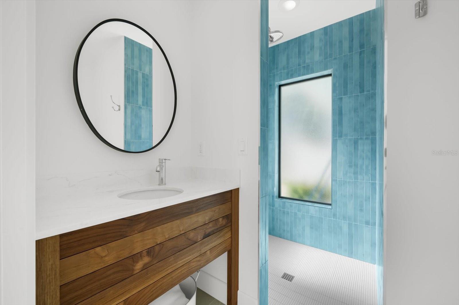 BAY PALMS - Residential