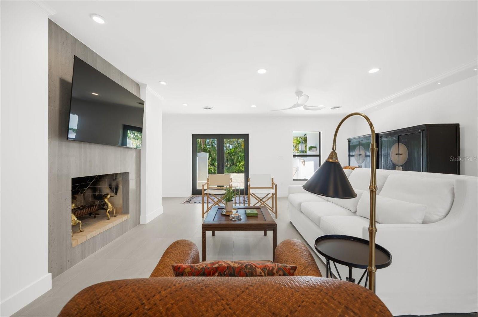 BAY PALMS - Residential