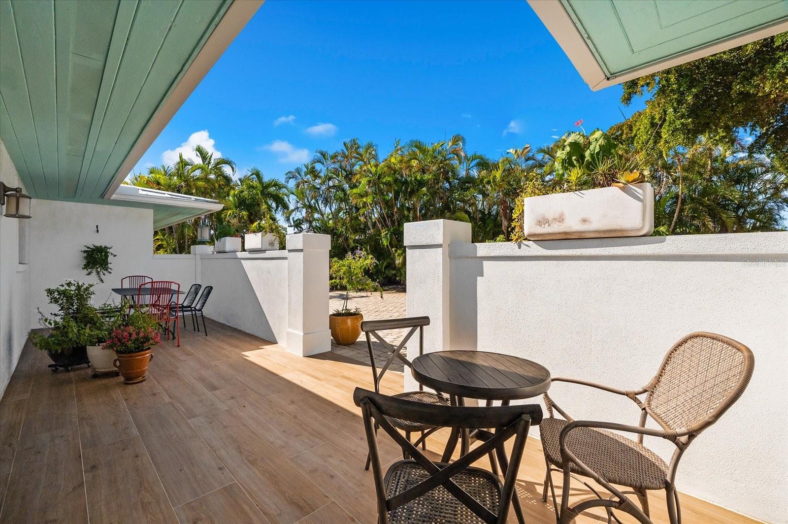 BAY PALMS - Residential