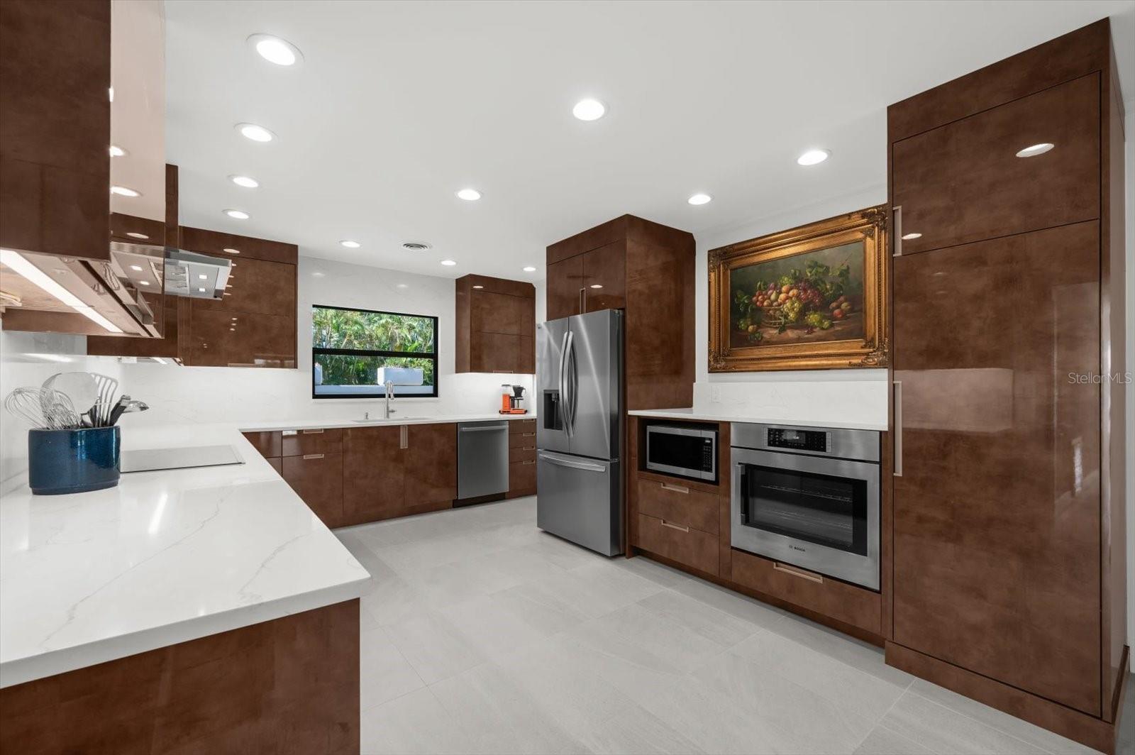 BAY PALMS - Residential