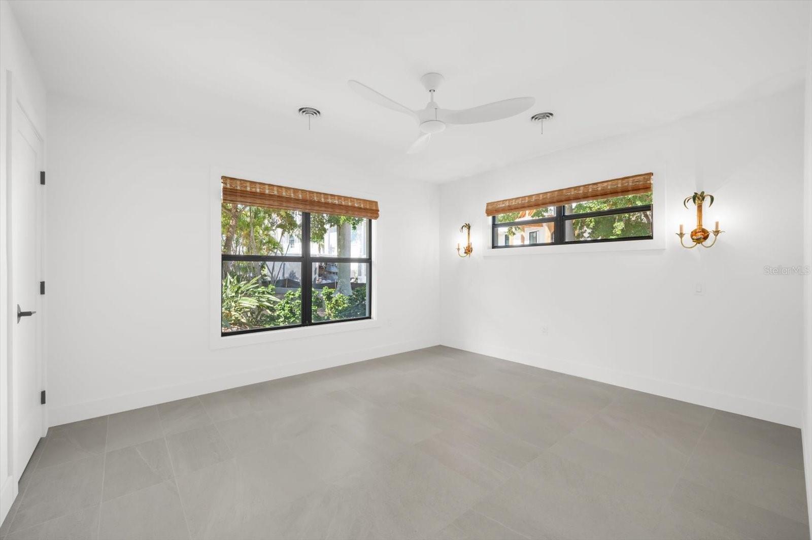 BAY PALMS - Residential