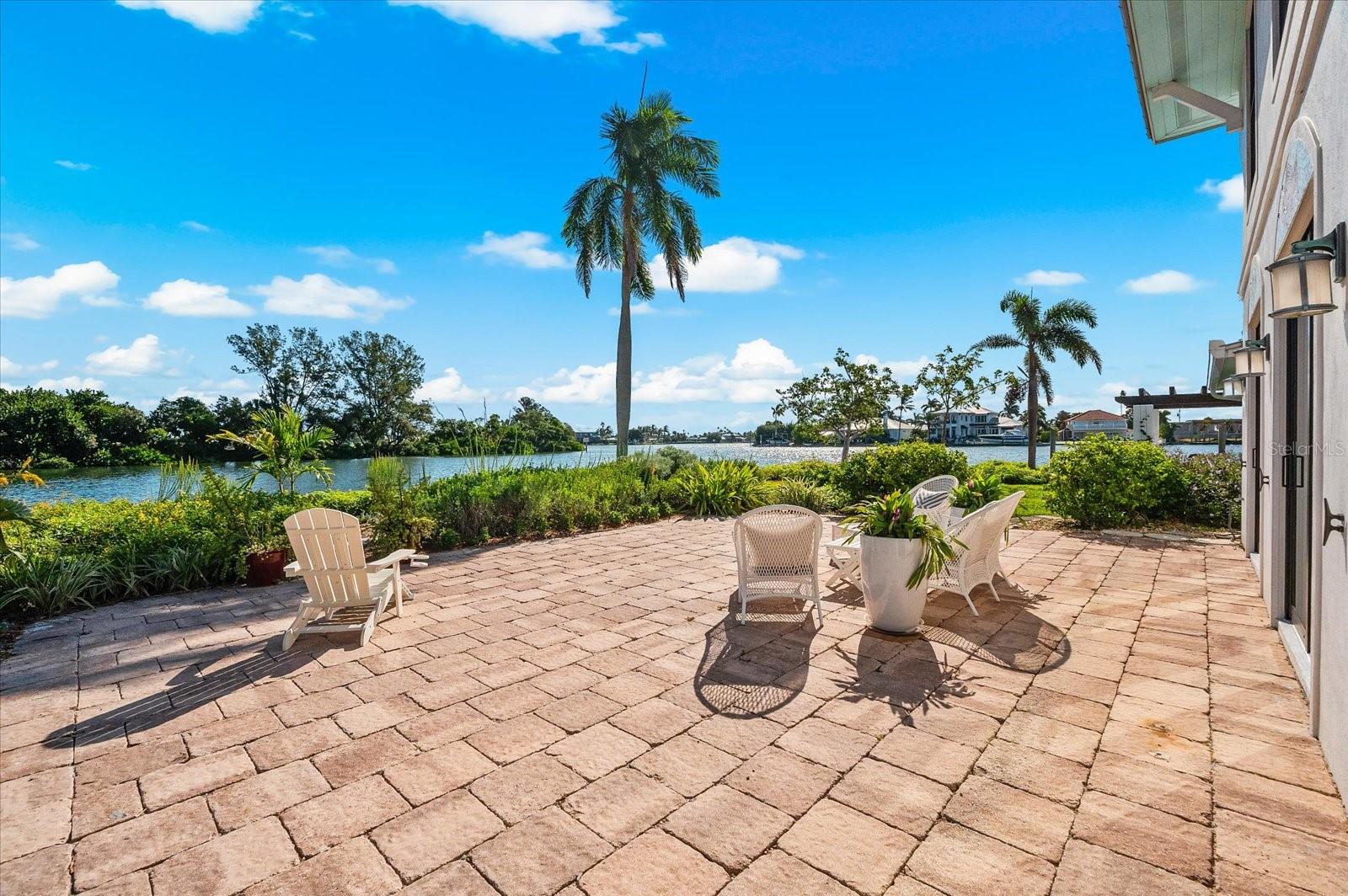 BAY PALMS - Residential