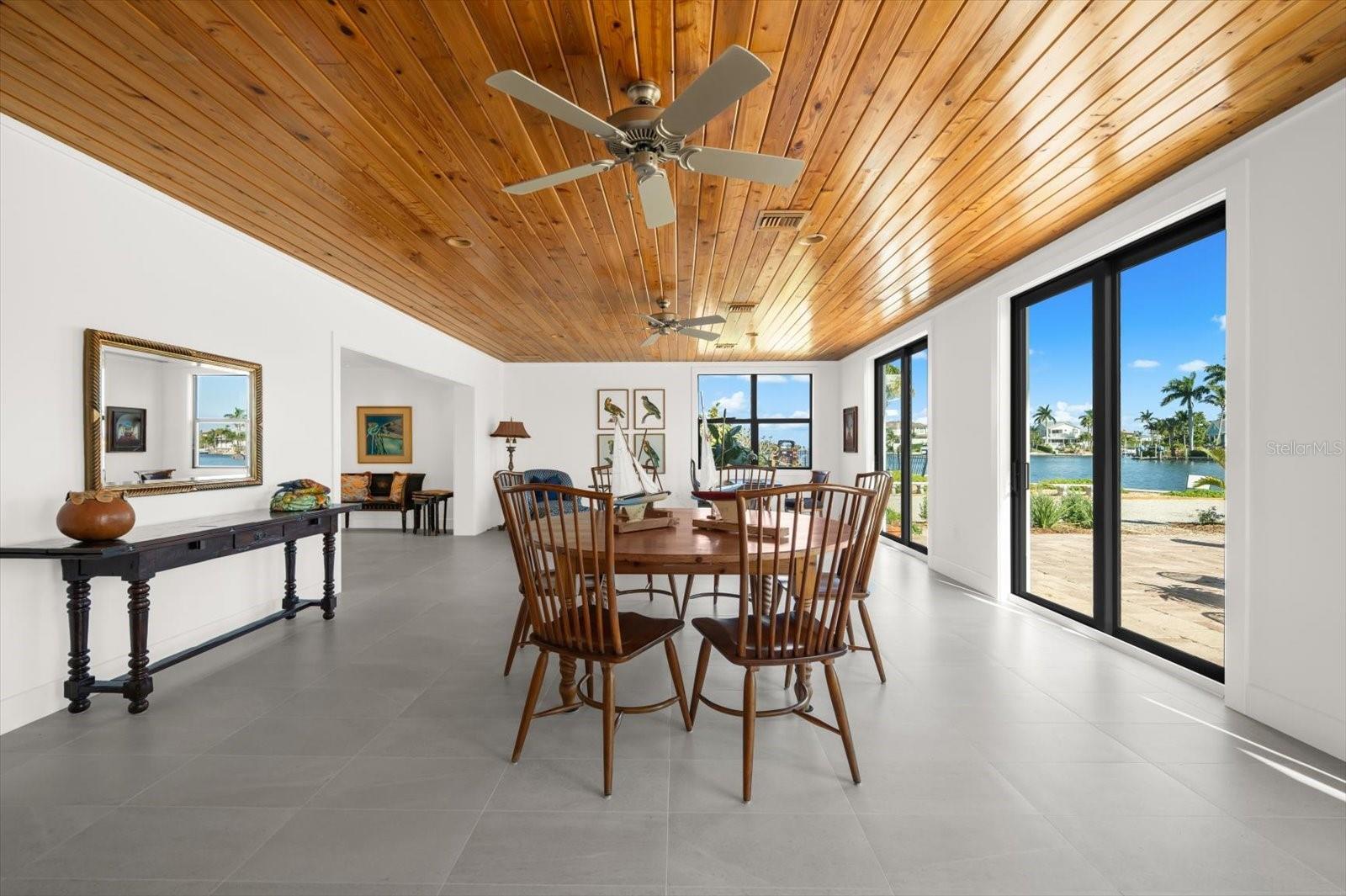 BAY PALMS - Residential