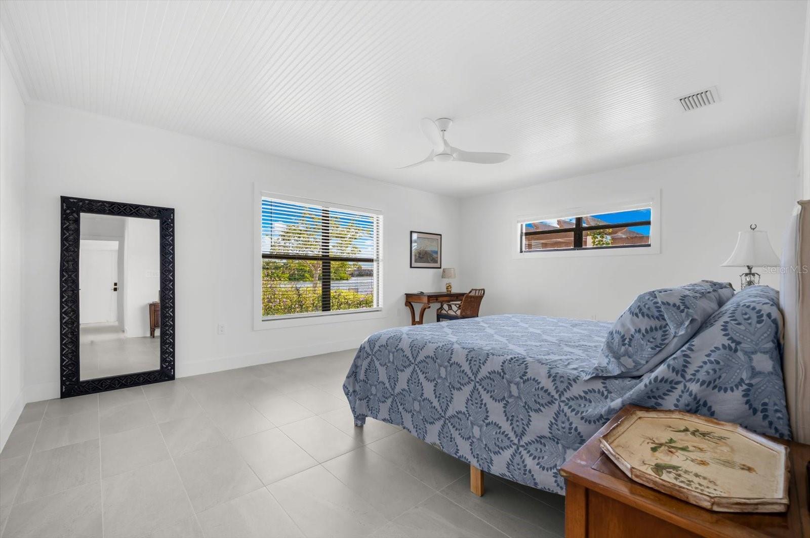 BAY PALMS - Residential