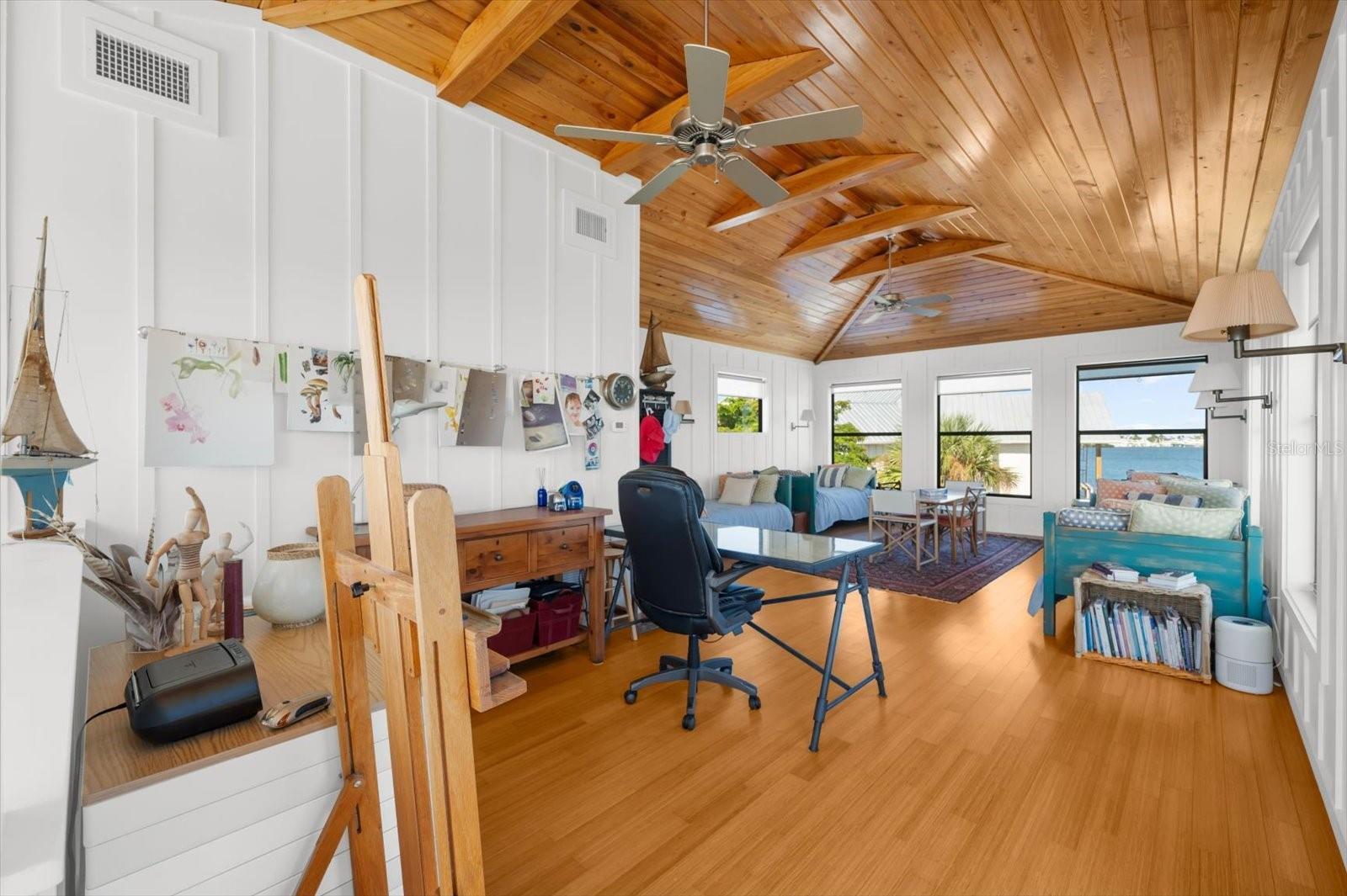 BAY PALMS - Residential