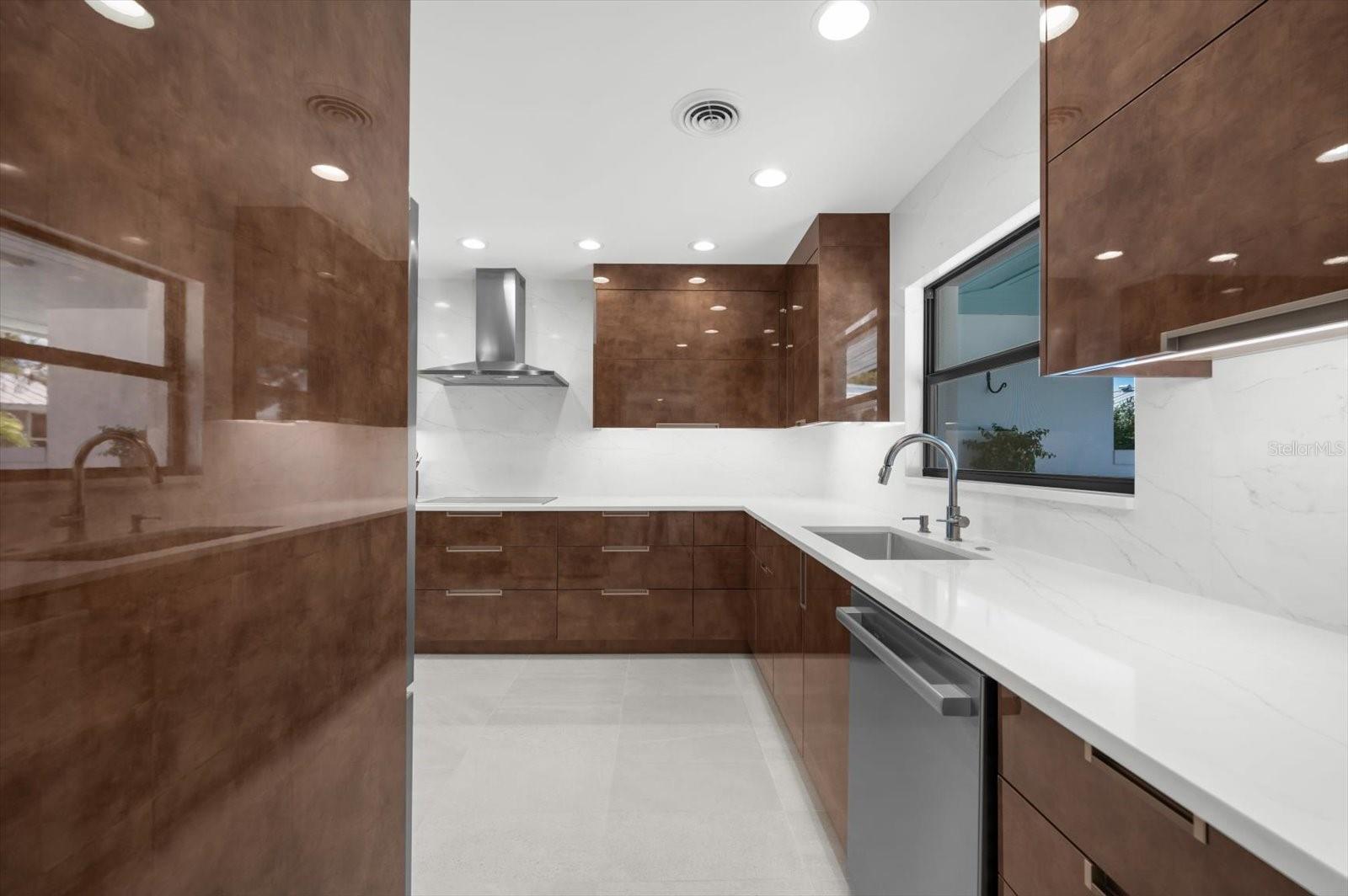 BAY PALMS - Residential