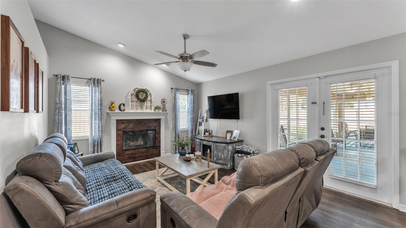 BERGEN POINTE ESTATES PH 02 - Residential