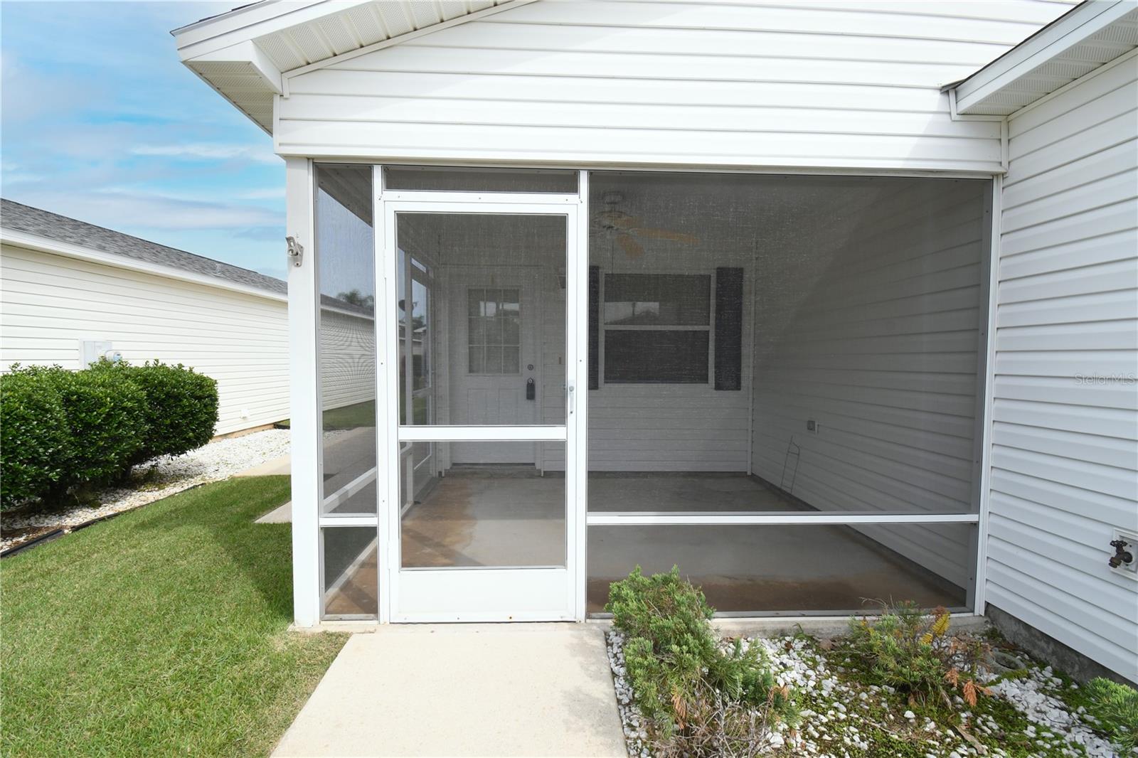 2369 TRAVIS PLACE