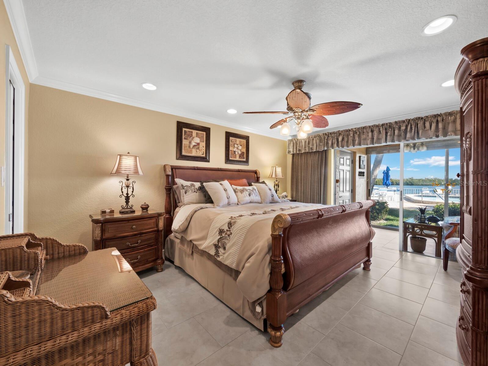 LONGBOAT HARBOUR - Residential