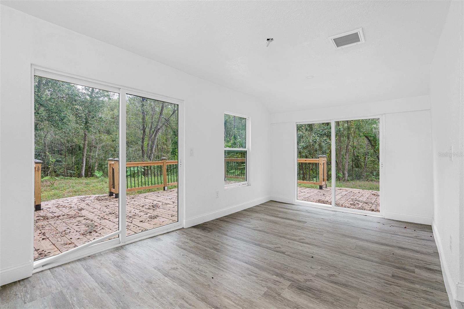 HALES ADD TO BROOKSVL - Residential