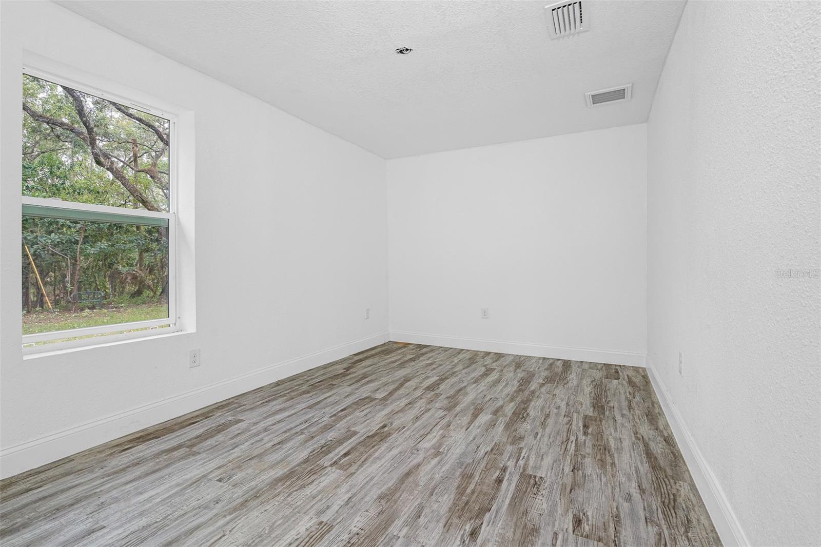 HALES ADD TO BROOKSVL - Residential