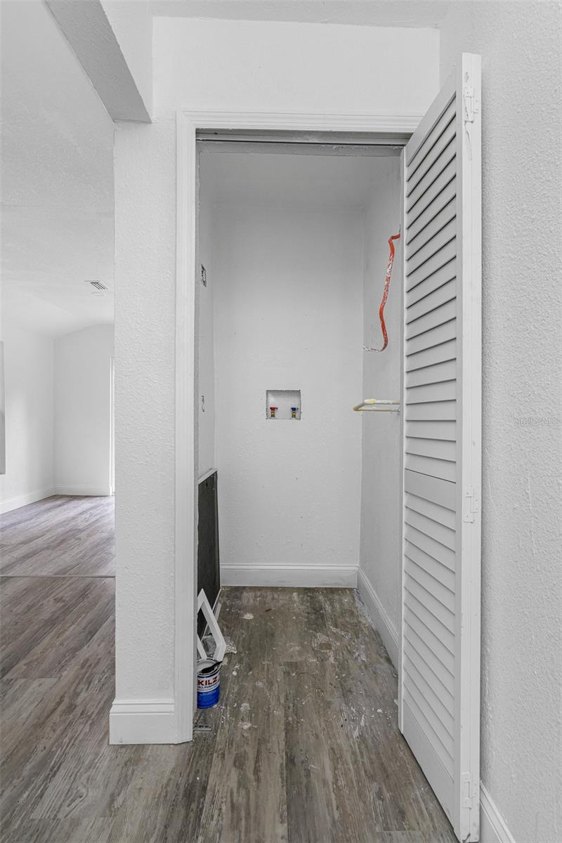 HALES ADD TO BROOKSVL - Residential