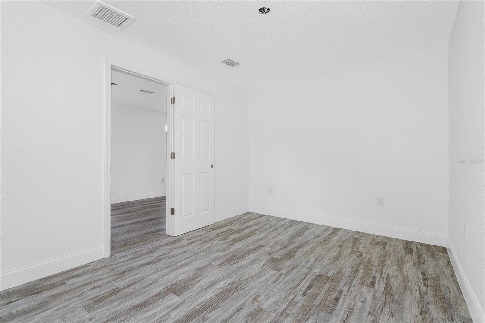 HALES ADD TO BROOKSVL - Residential