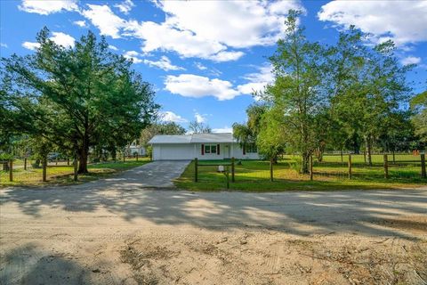 Tiny photo for 11060 SE 128th Place Road, Ocklawaha, FL 32179 (MLS # OM714613)
