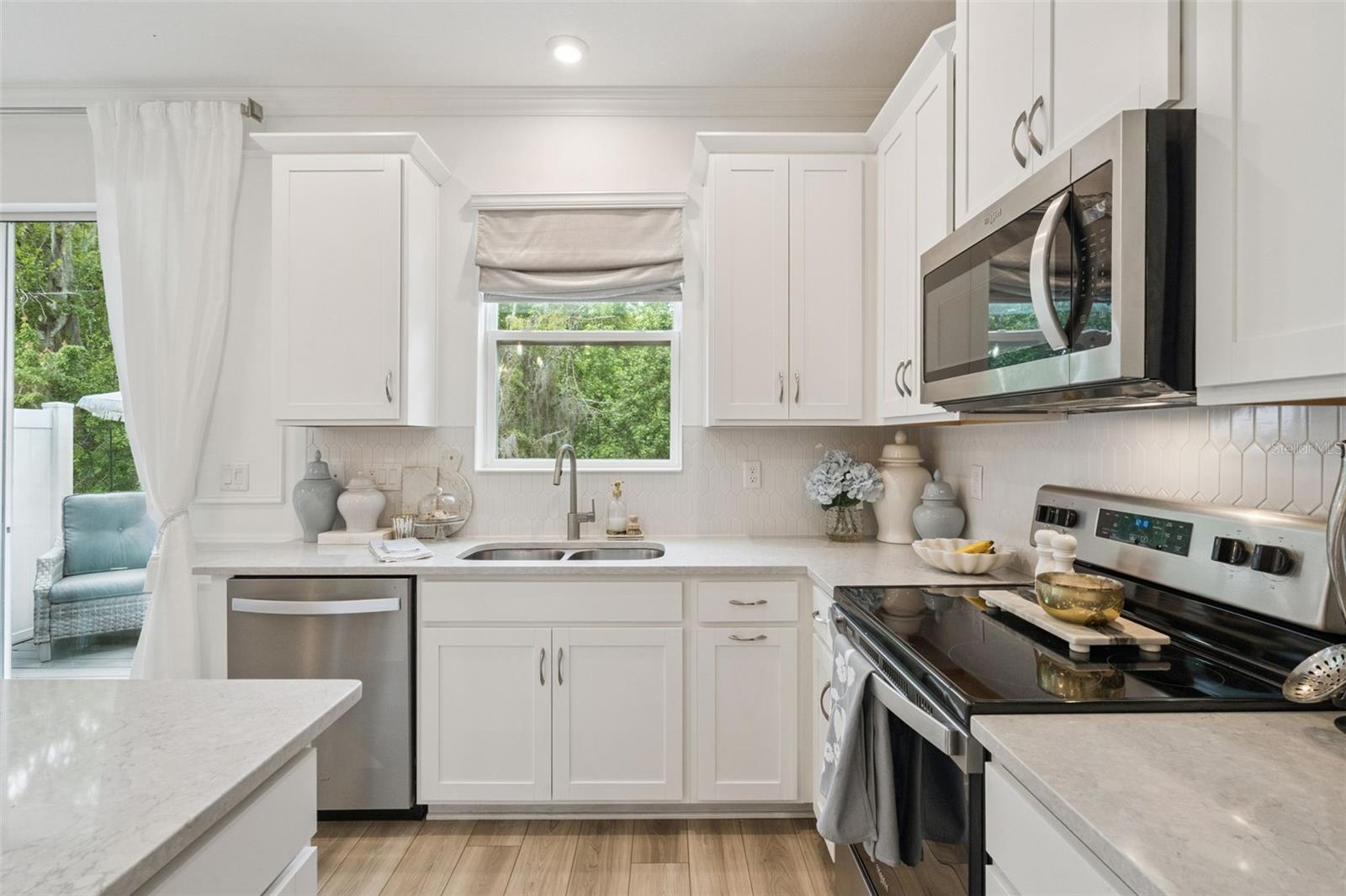 SPRING ISLE PALMS - Residential